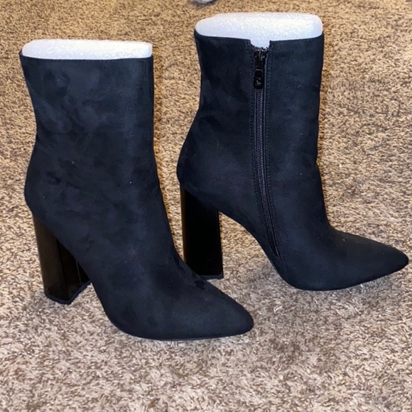 Pointed Sock Boot in Black - Picture 7 of 7